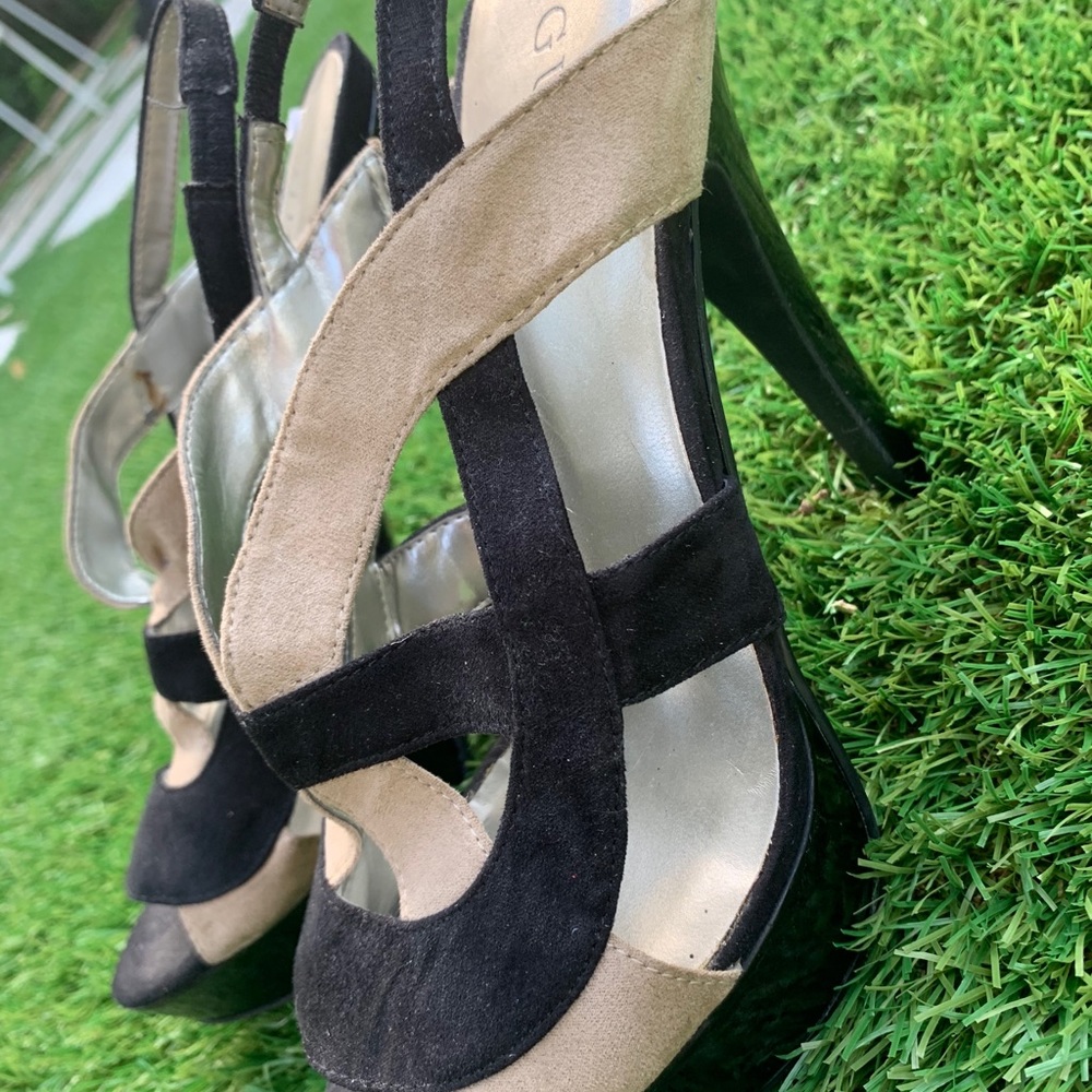 Guess beige & black heels